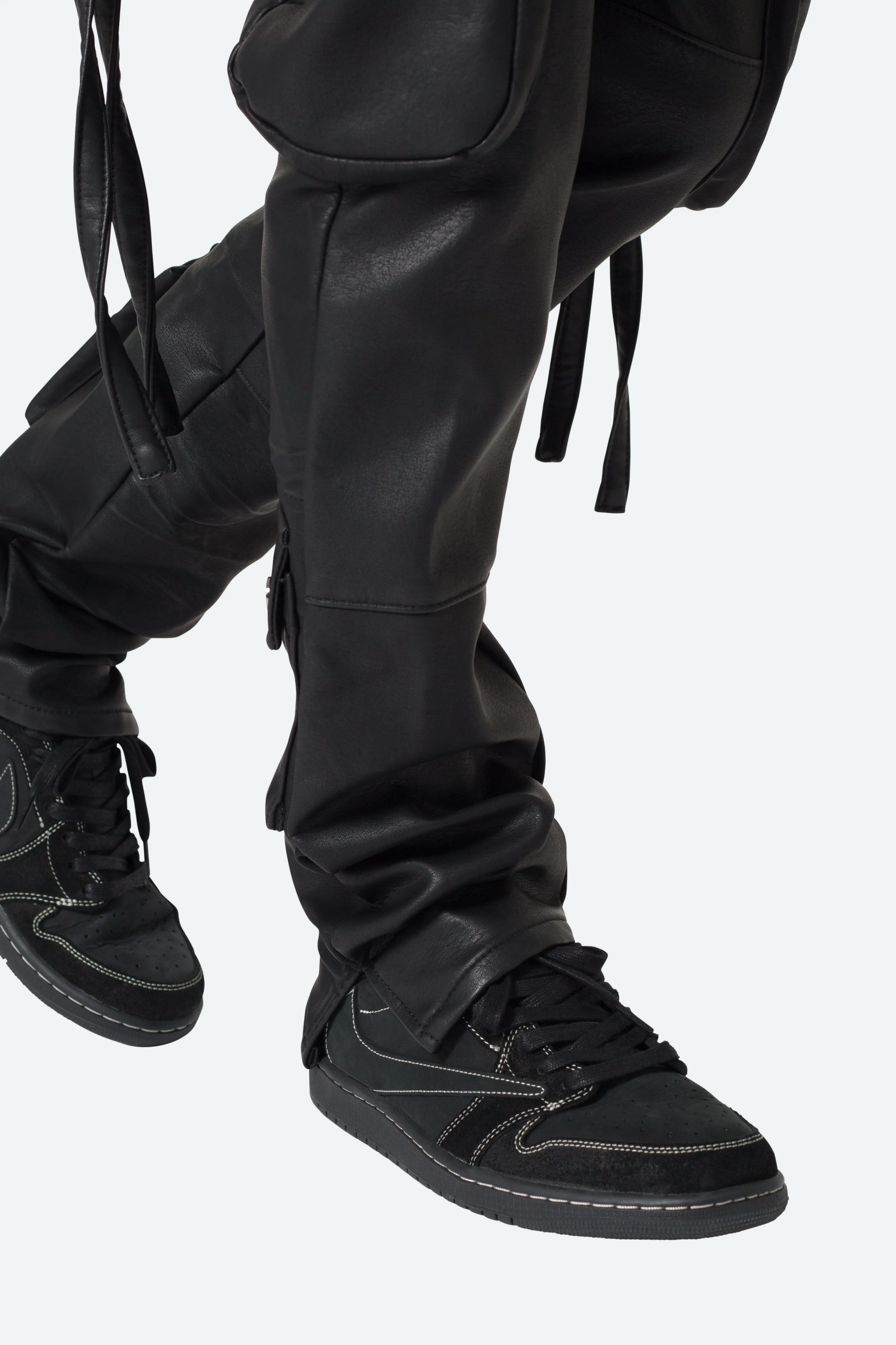 D152 Leather Cargo Pants - Black